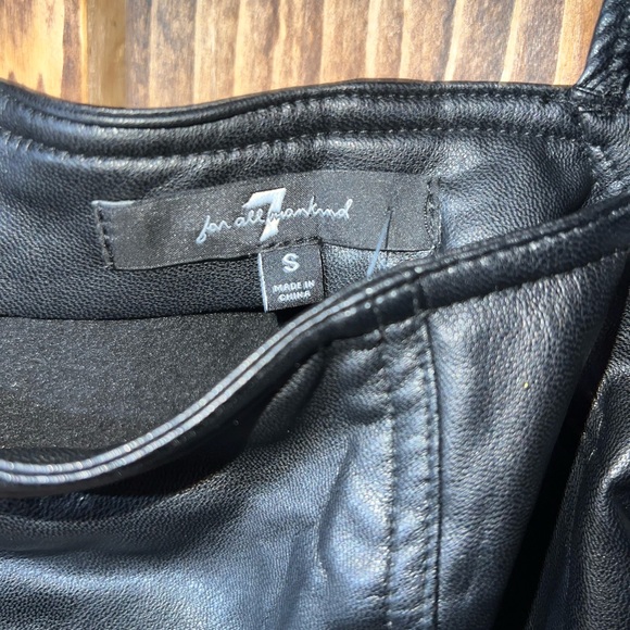 7 For All Mankind Black Faux Leather Crop Top - Picture 3 of 5